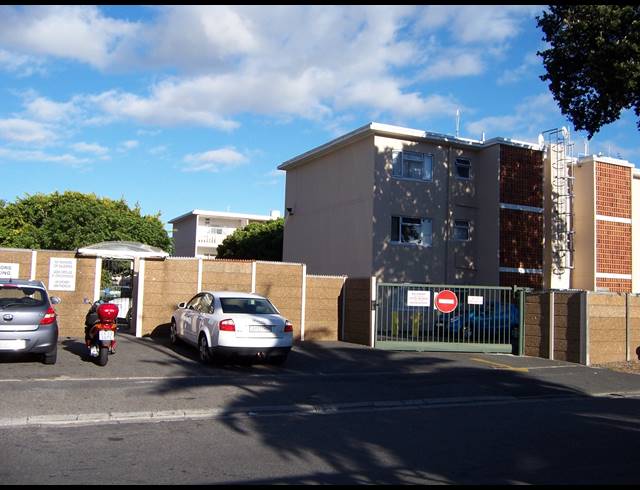2 bed property to rent in CLAREMONT